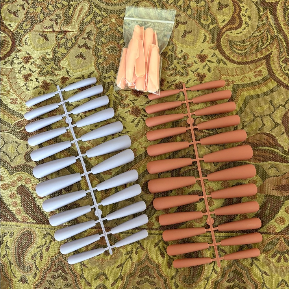 Set of False Nails in Peach and Lavender